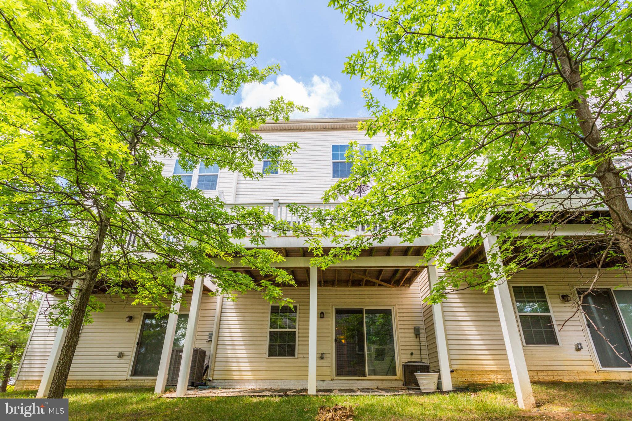 HOWARD SQUARE - Residential Lease