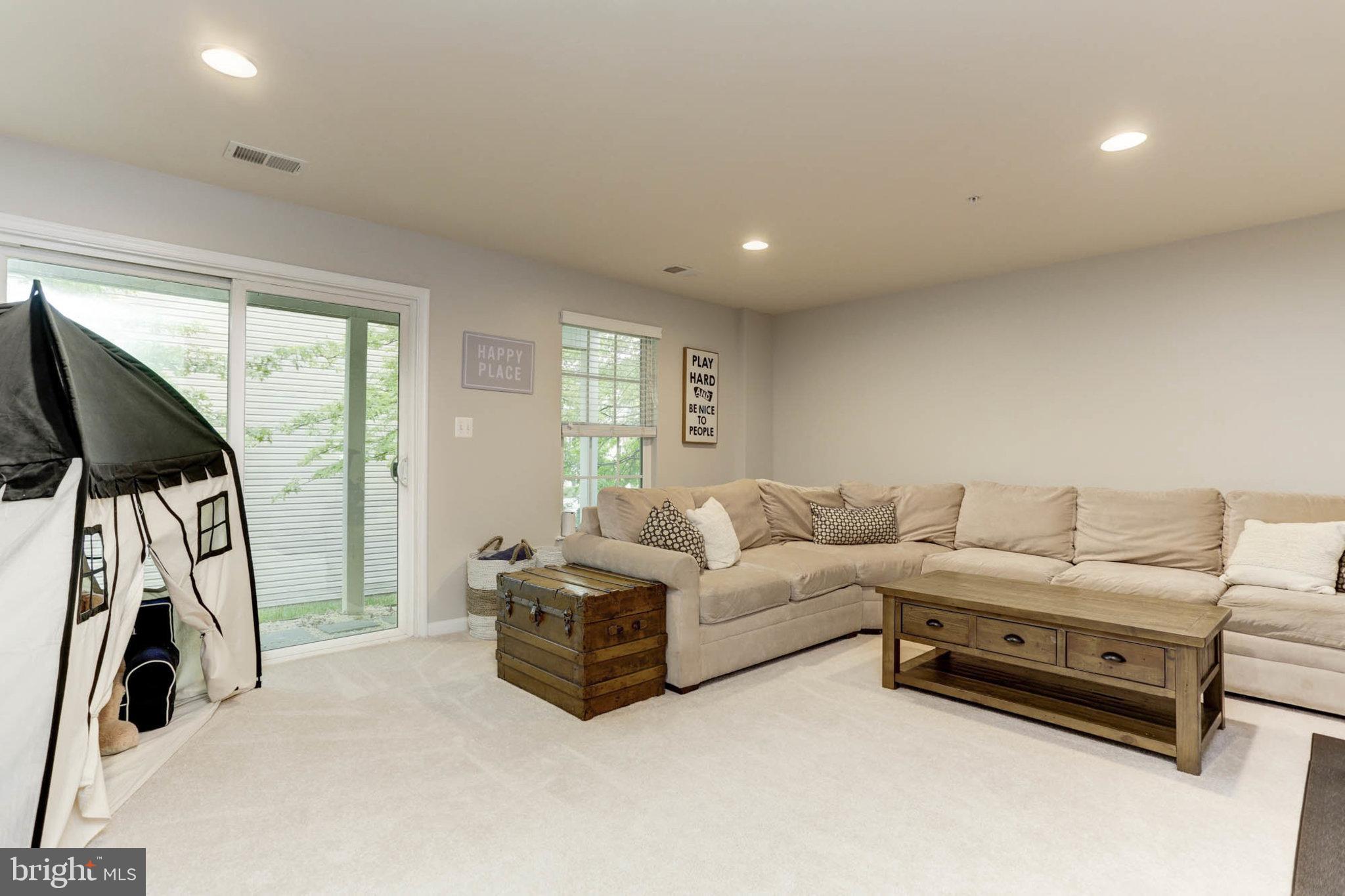 HOWARD SQUARE - Residential Lease