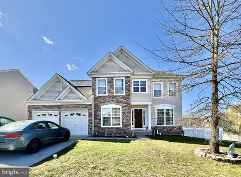 Photo of 180 Hunter Creek Drive, YORK, PA 17406 (MLS # PAYK2087444)