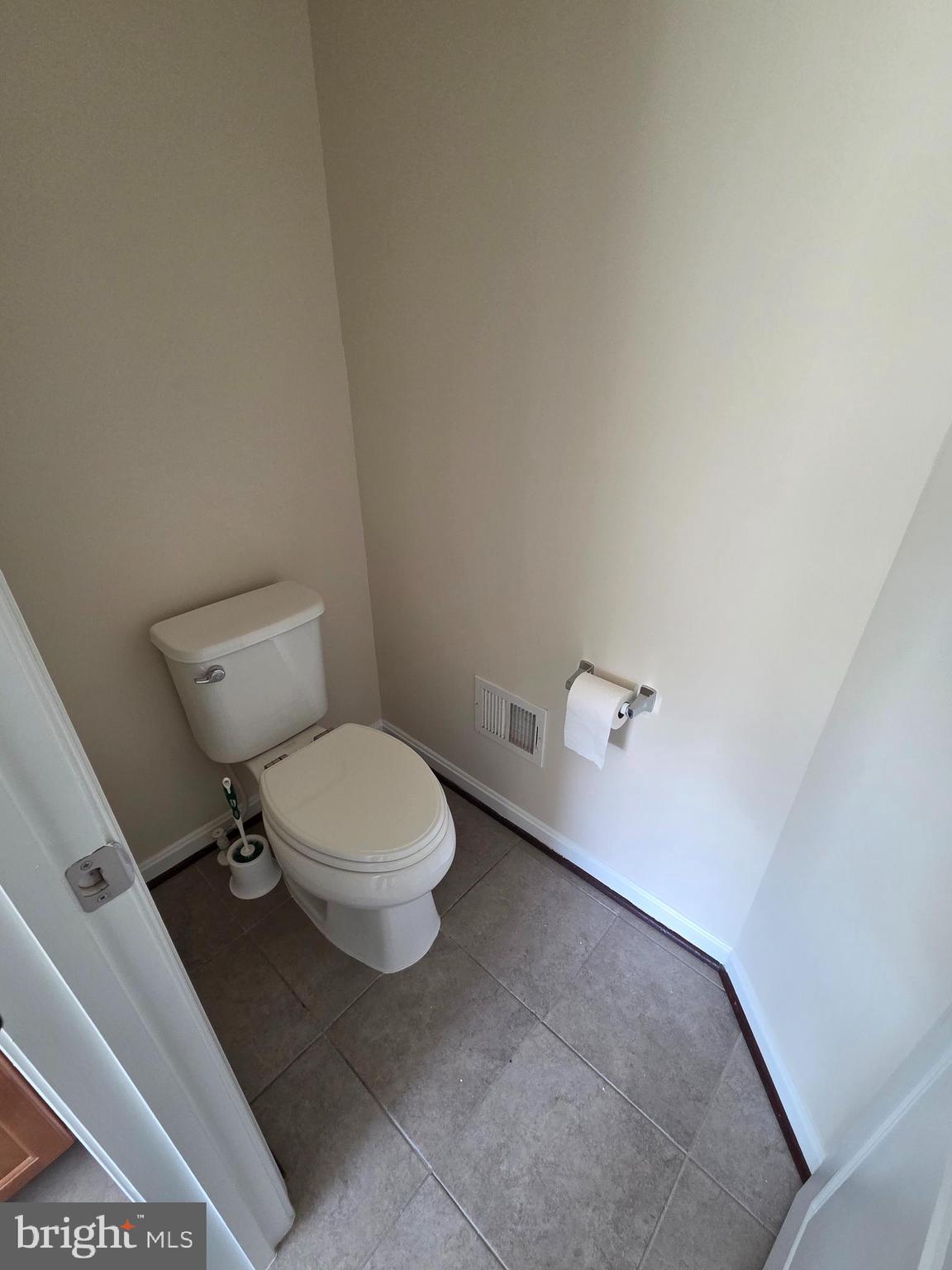 CANTERBURY VILLAGE - Residential Lease