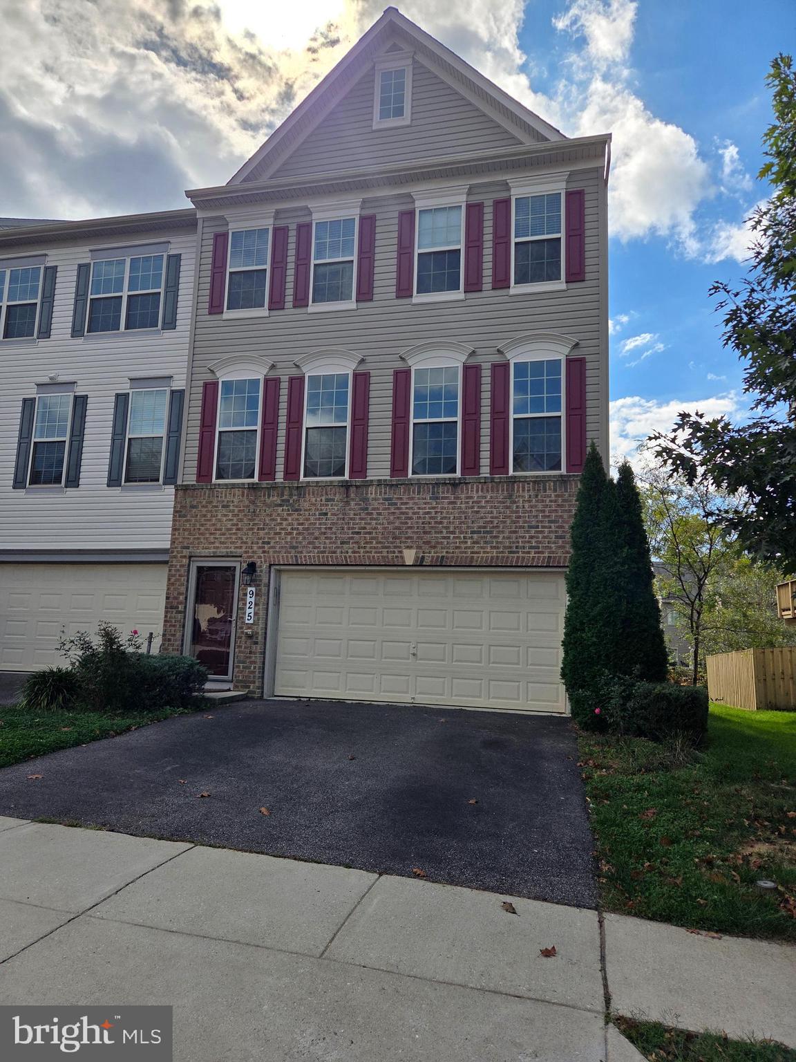 CANTERBURY VILLAGE - Residential Lease