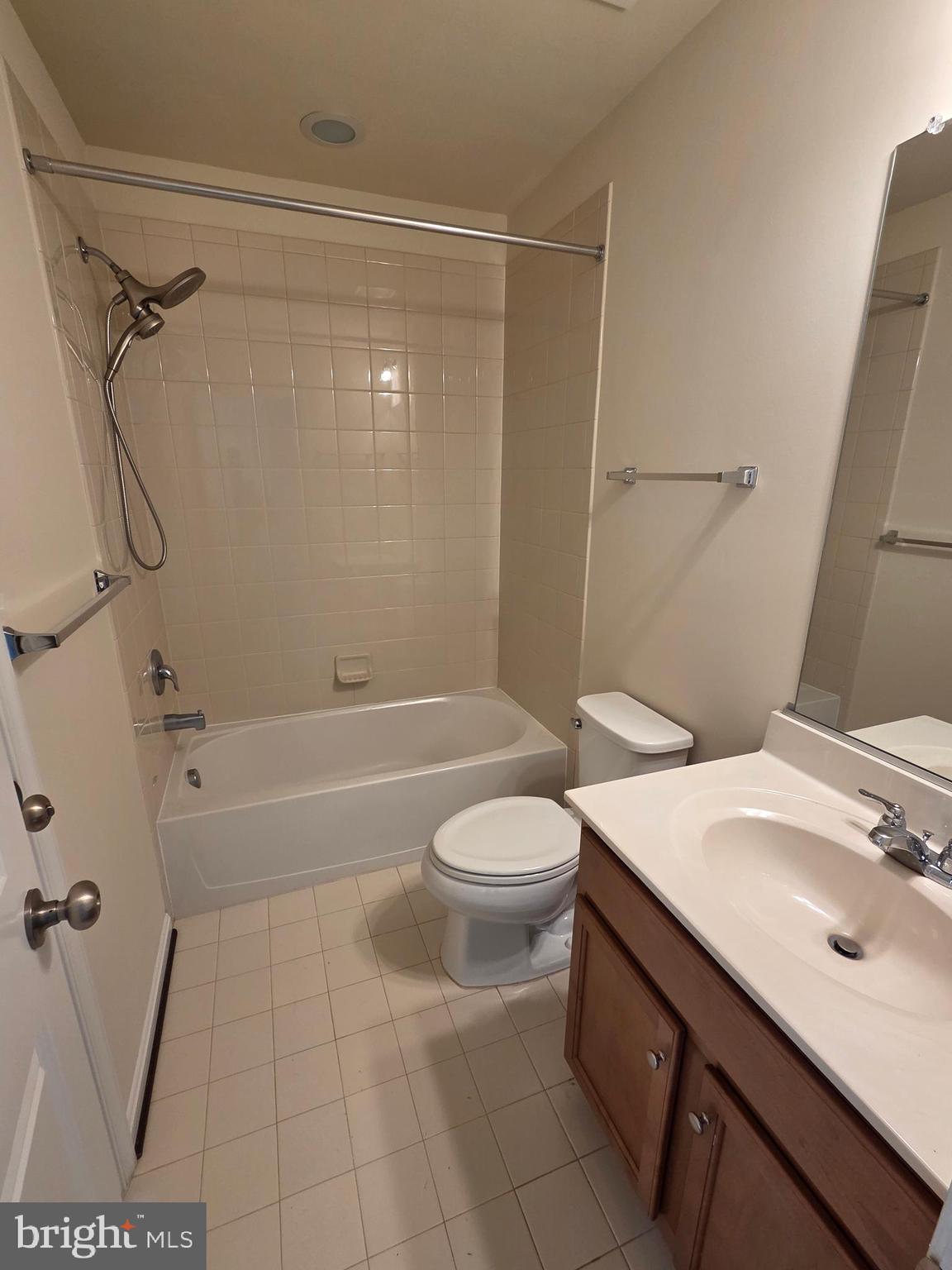 CANTERBURY VILLAGE - Residential Lease