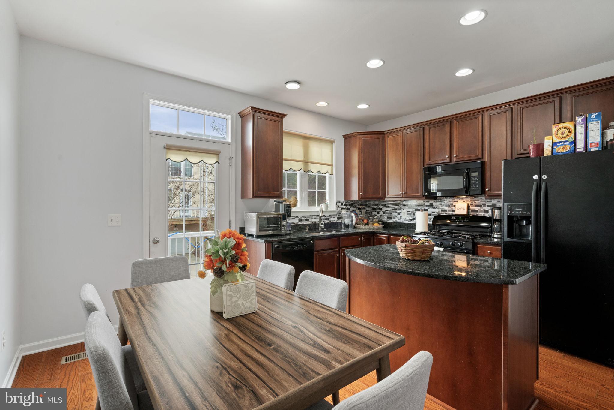 SOUTH RIDING - Residential Lease