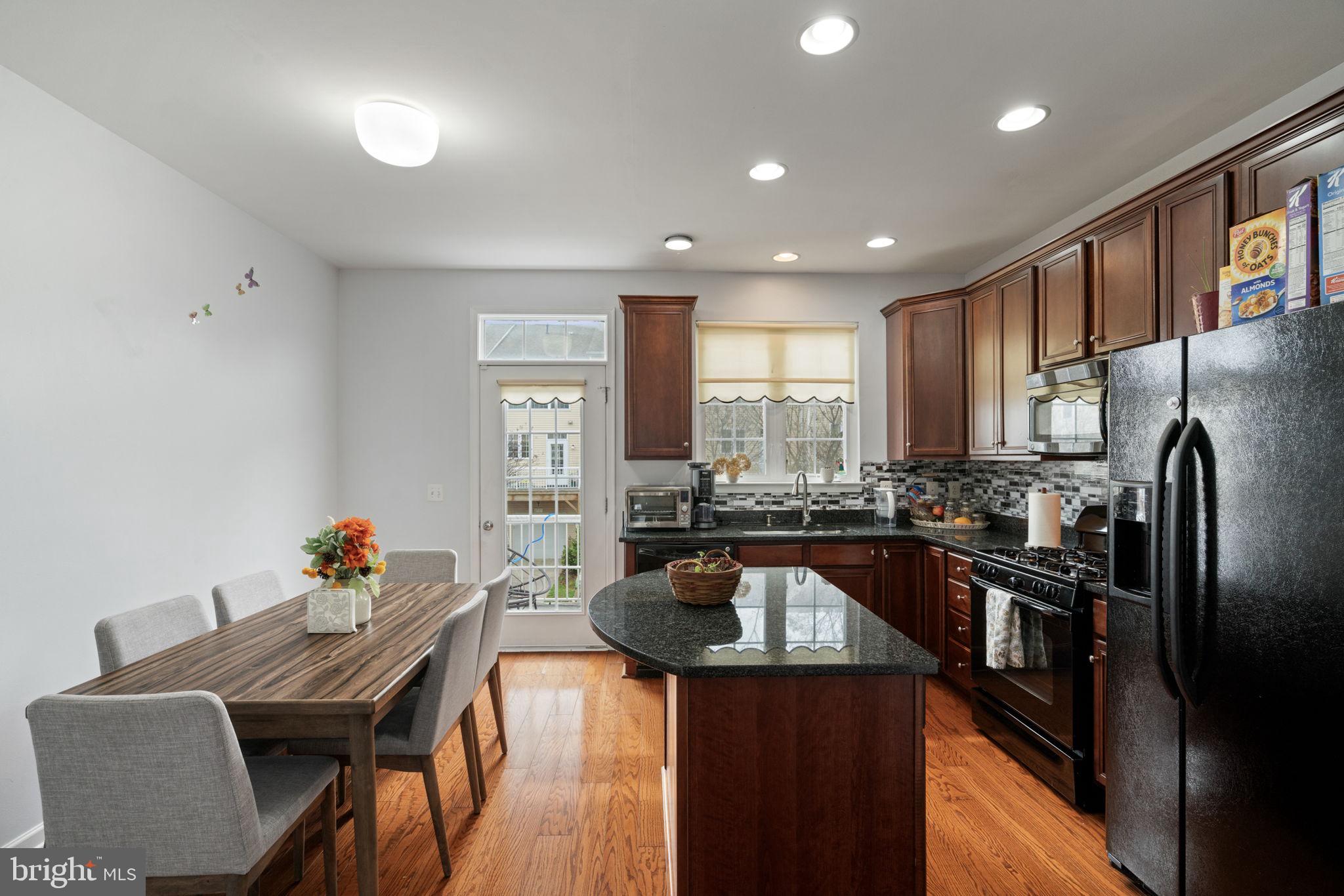 SOUTH RIDING - Residential Lease