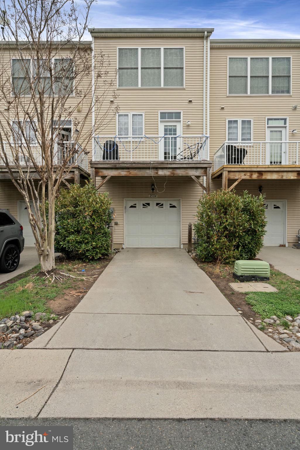 SOUTH RIDING - Residential Lease