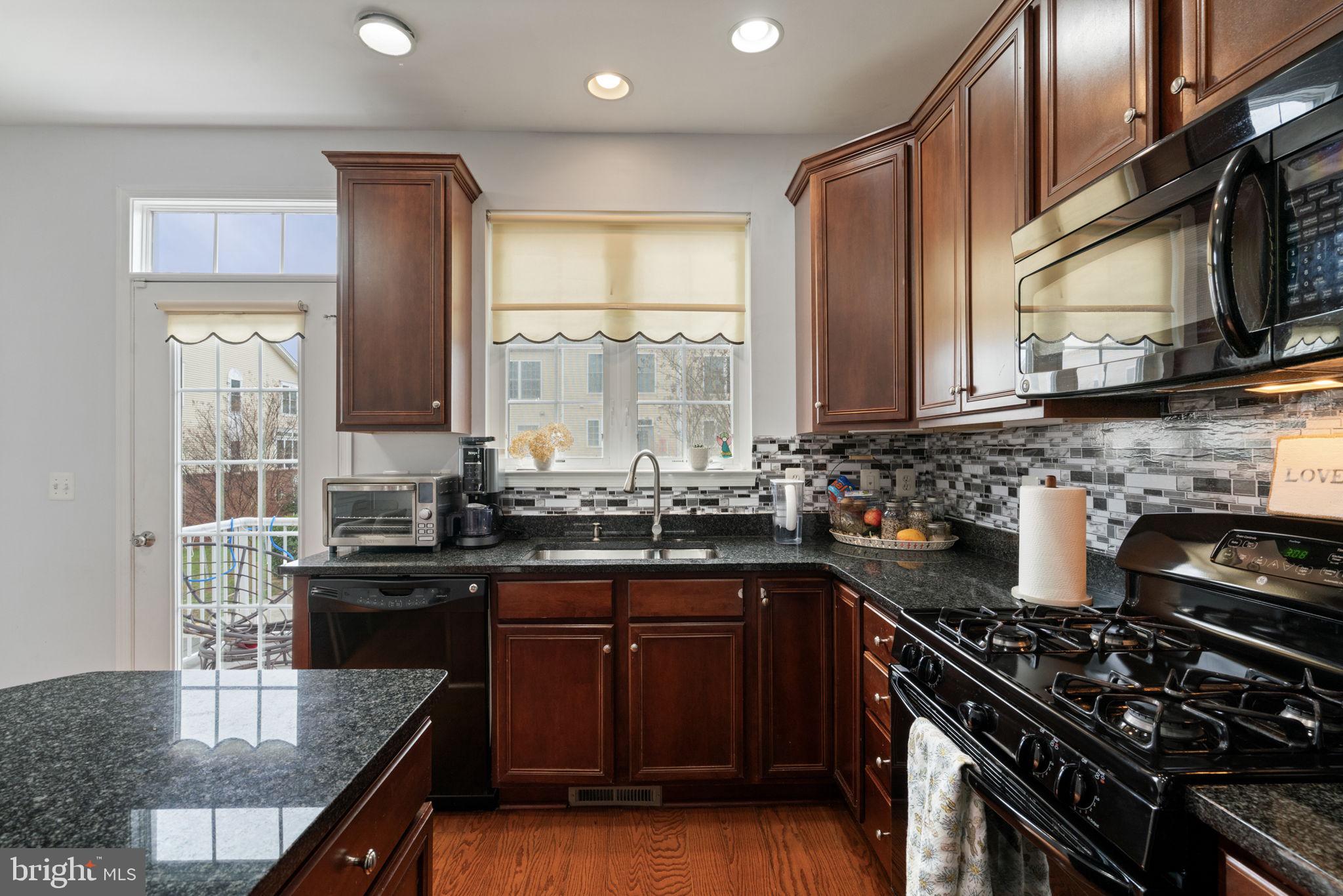 SOUTH RIDING - Residential Lease