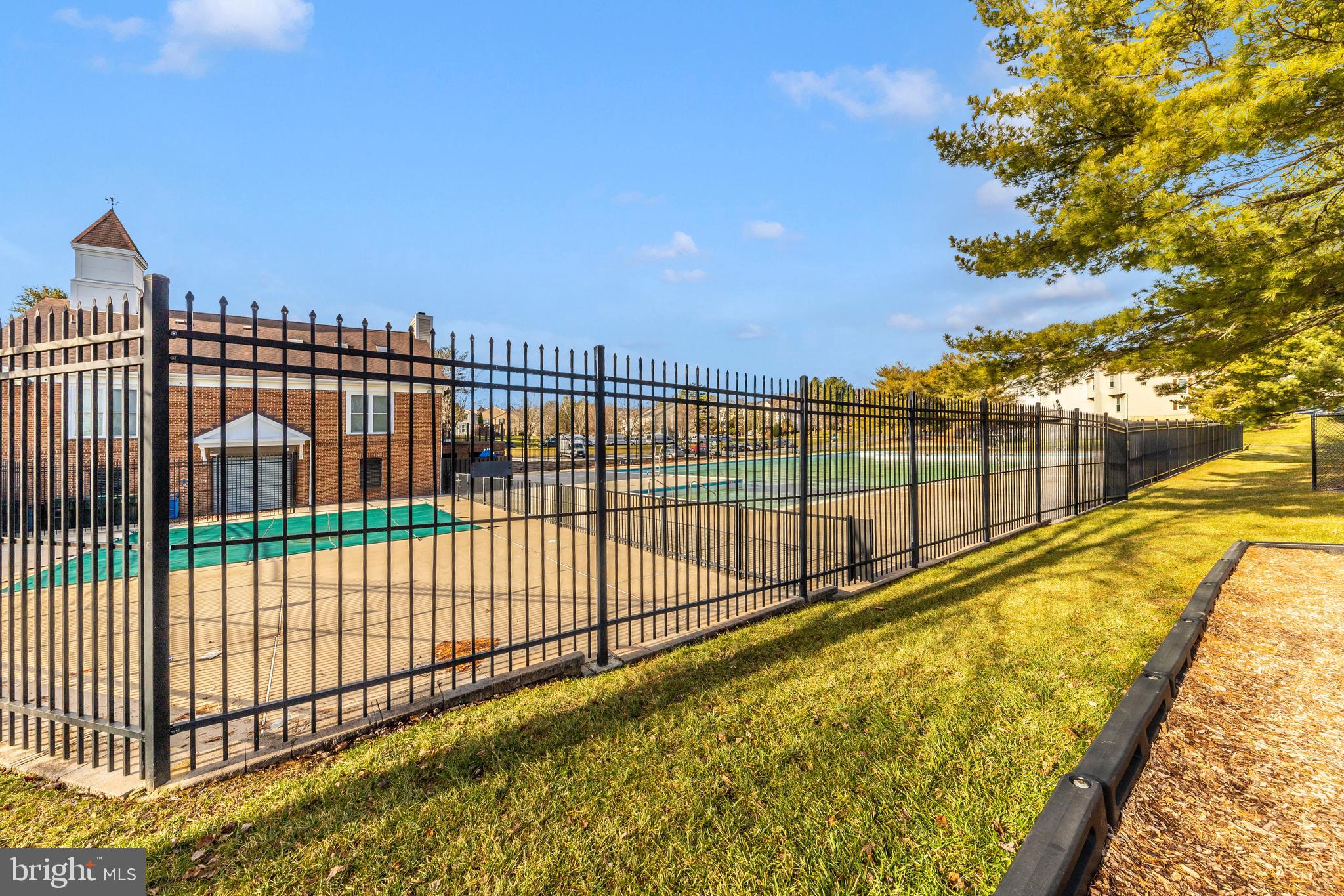 LONGMEAD CROSSING - Residential