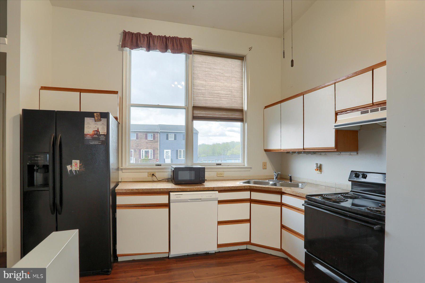 VILLAGE OF VALLEY GREEN - Residential