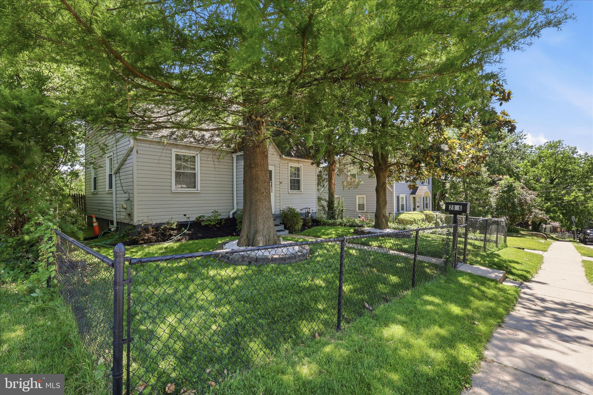 2806 URBANA DRIVE