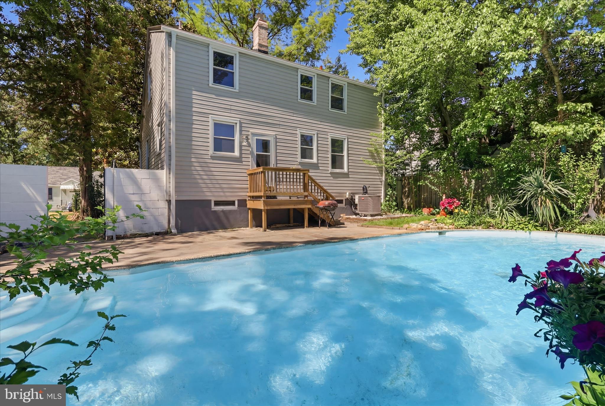 2806 URBANA DRIVE