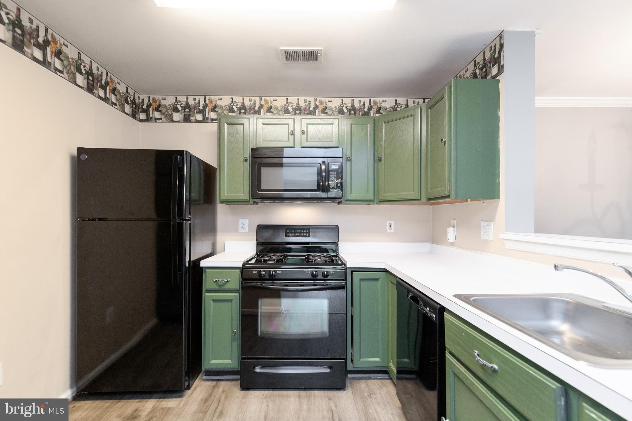 SUMMERHOUSE II CONDO - Residential Lease