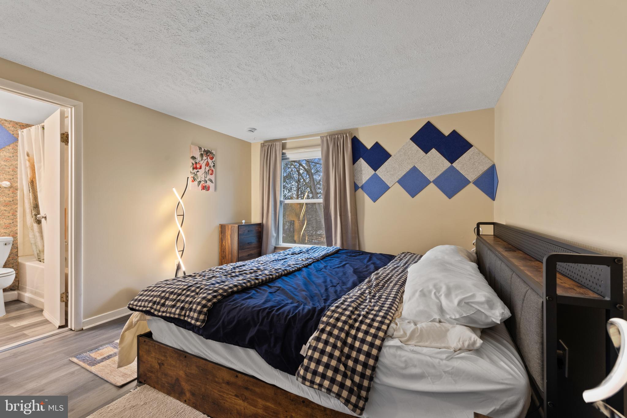 CLEMENS CROSSING - Residential