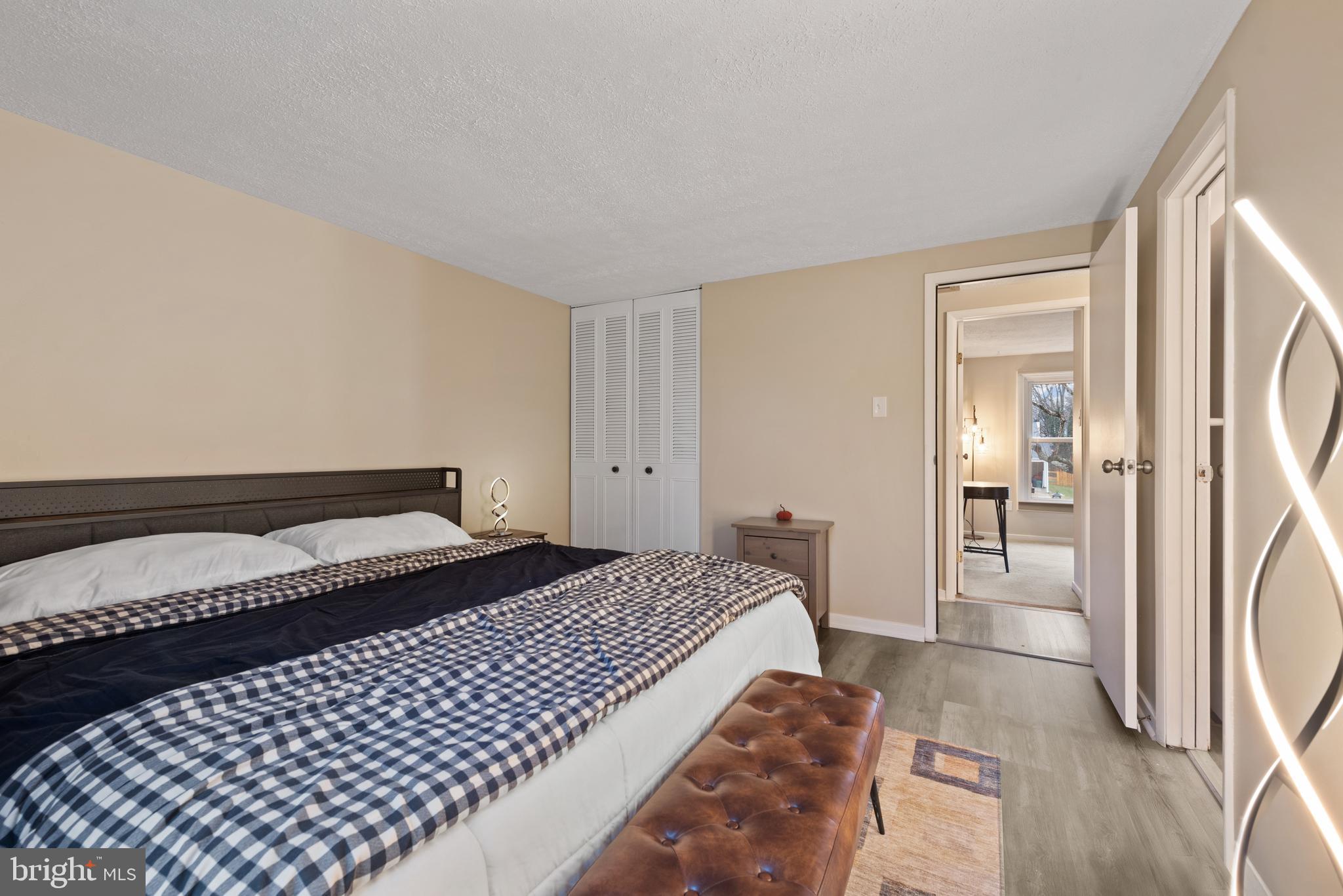 CLEMENS CROSSING - Residential