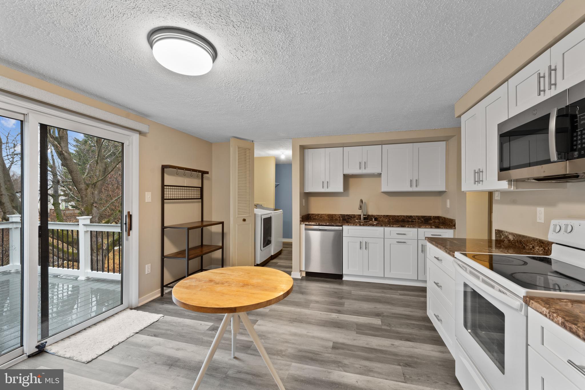 CLEMENS CROSSING - Residential