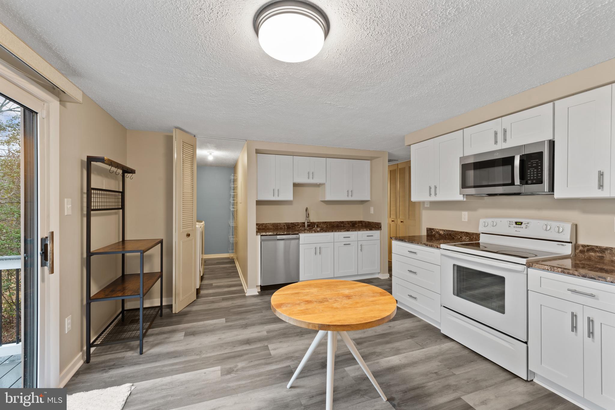 CLEMENS CROSSING - Residential