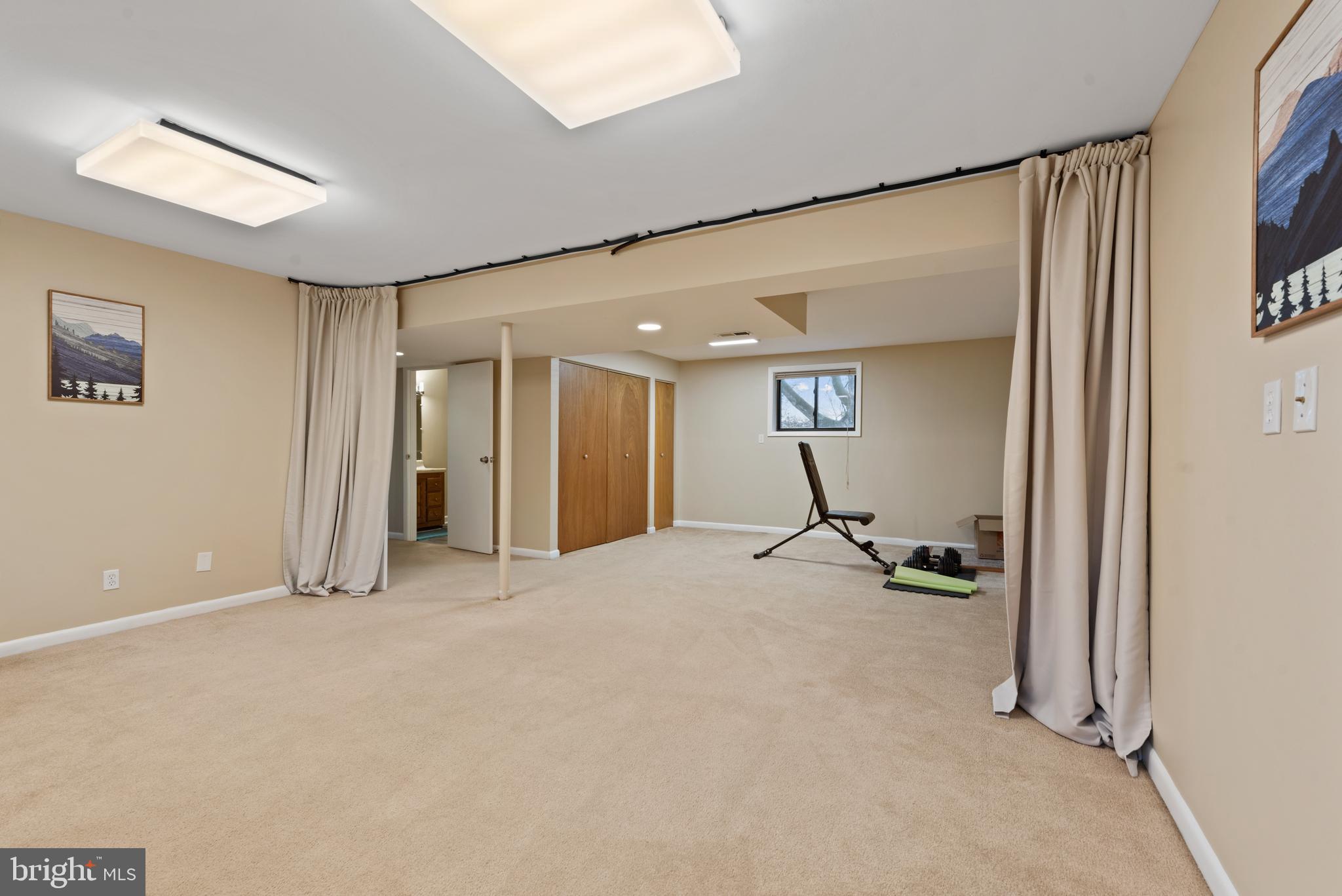 CLEMENS CROSSING - Residential