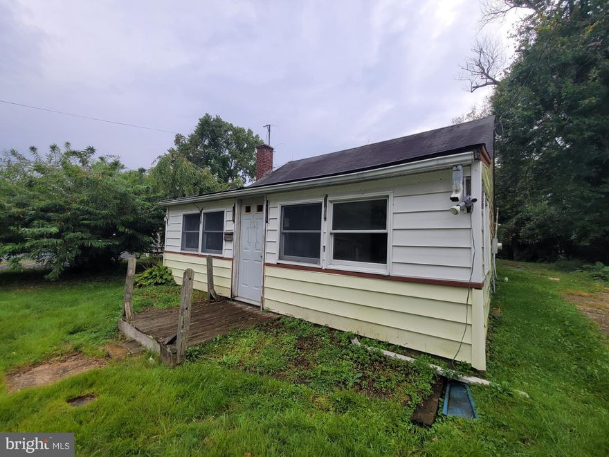 RED POINT BEACH - Come check out this water oriented bungalow and make it your new vacation hideaway!  Affordable price so you can make it your own!

This property is now under auction terms. All Bids must be submitted during the auction via the property’s listing page at www.servicelinkauction.com. This sale is subject to a buyer’s premium pursuant to the auction Terms & Conditions. All bids will be subject to seller approval (minimums may apply).  Auction Dates: 10/6/2025 - 10/8/2025 -  https://www.servicelinkauction.com/property-details/115-second-st-north-east-21901-md-united-states-trd