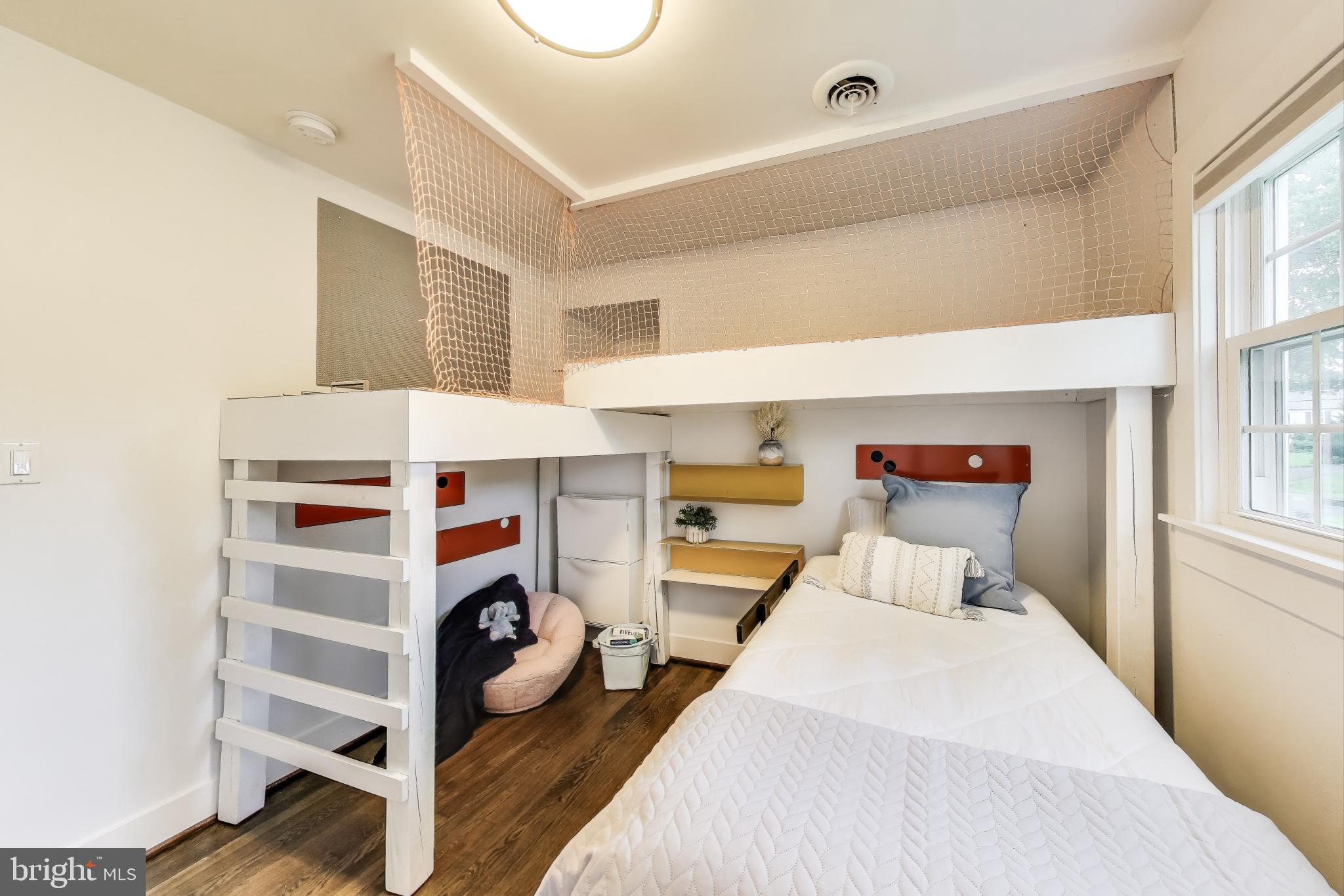 YACHT HAVEN ESTATES - Residential