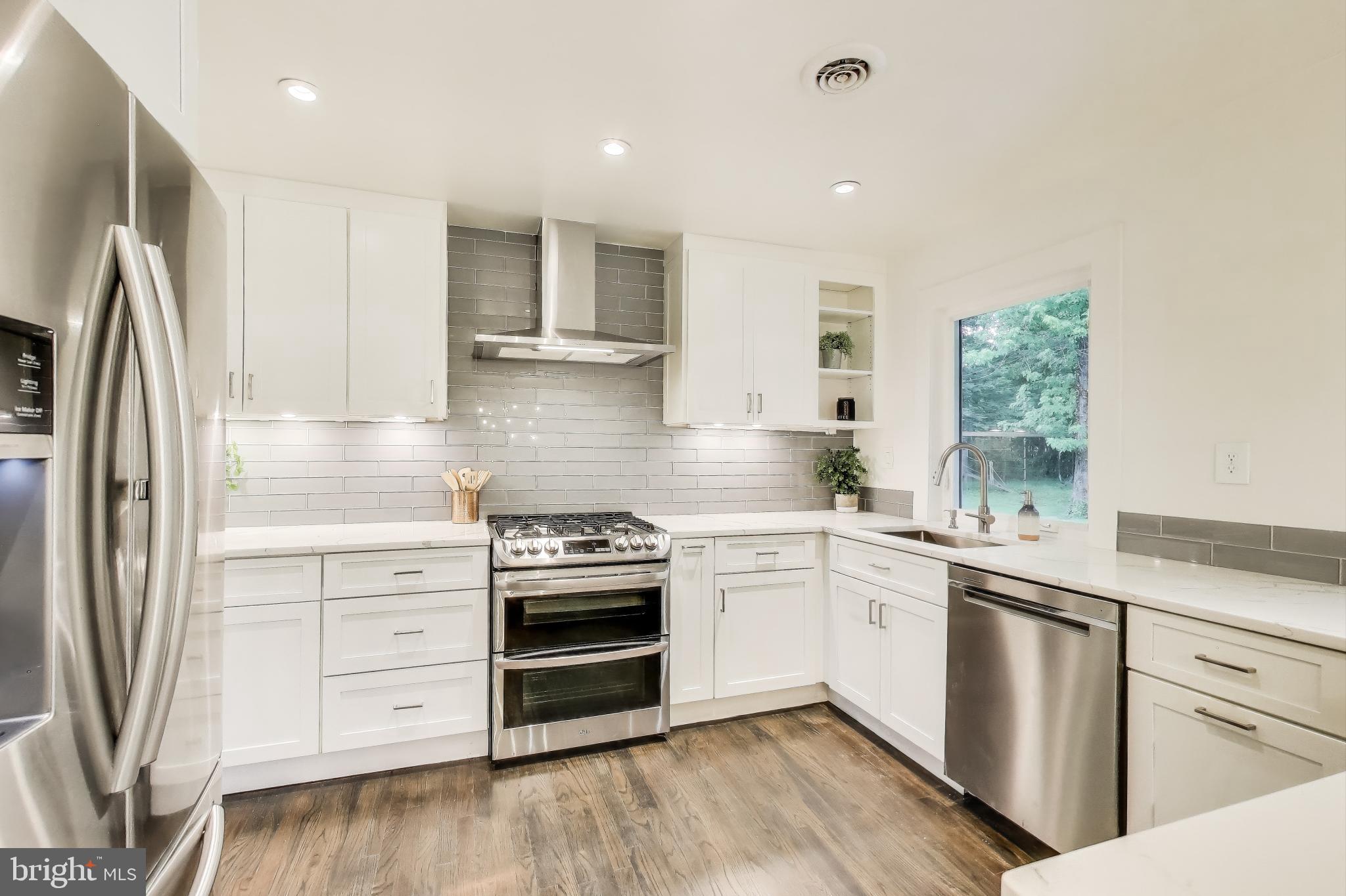 YACHT HAVEN ESTATES - Residential