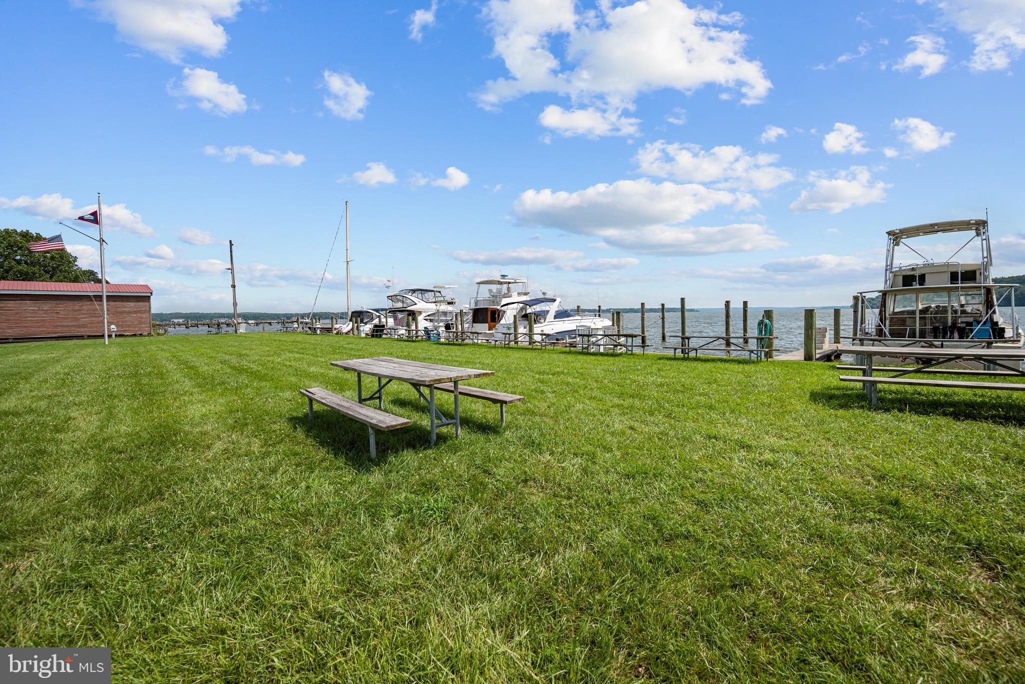 YACHT HAVEN ESTATES - Residential