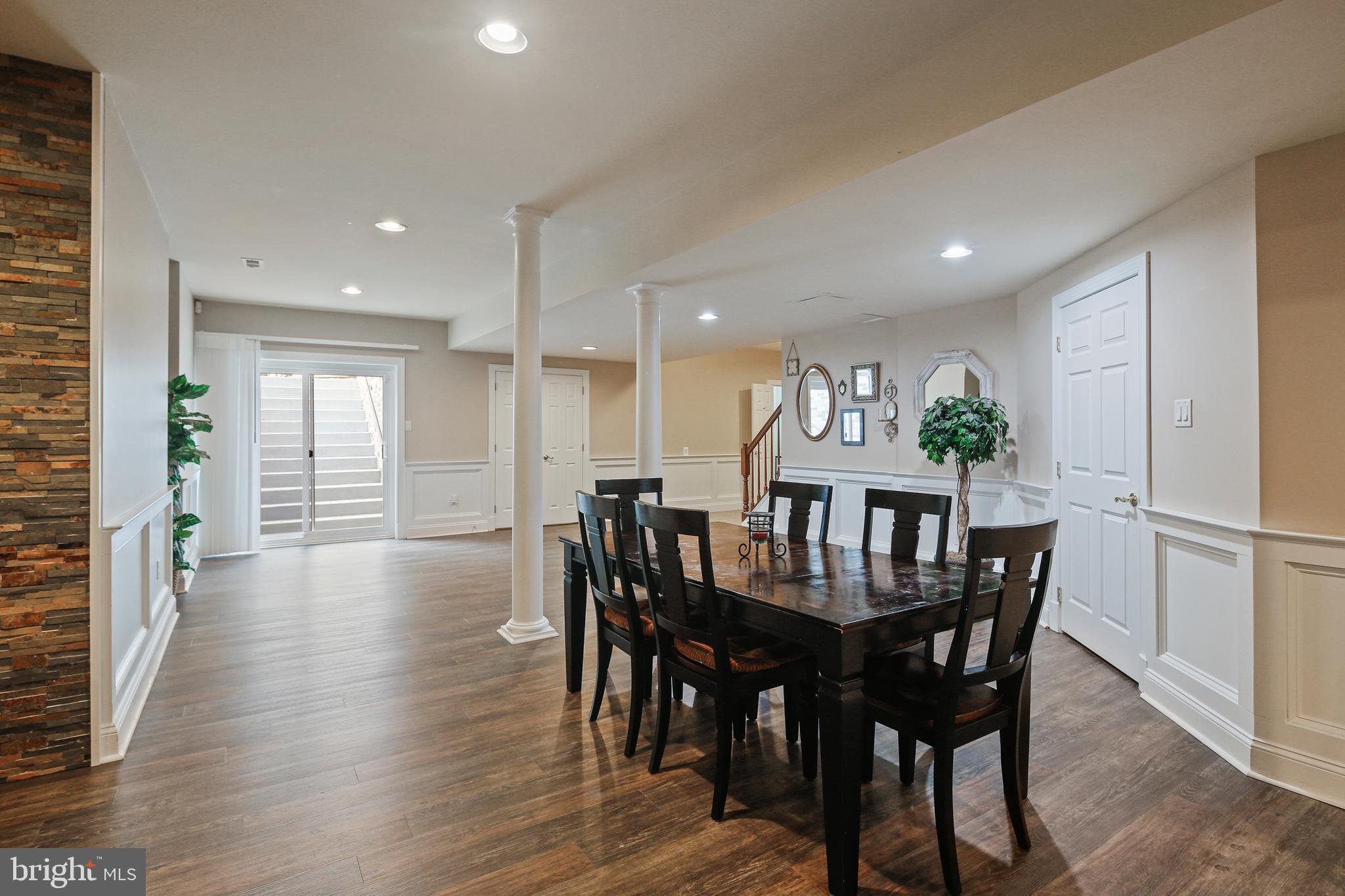 VILLAGE OF RIVER HILL - Residential