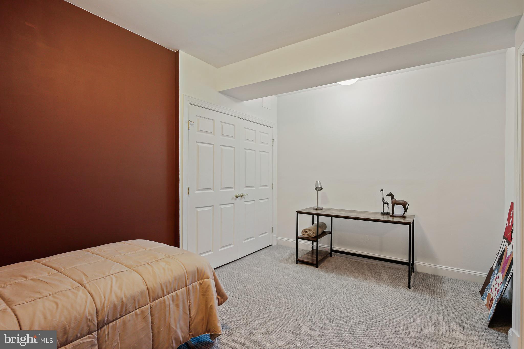 VILLAGE OF RIVER HILL - Residential