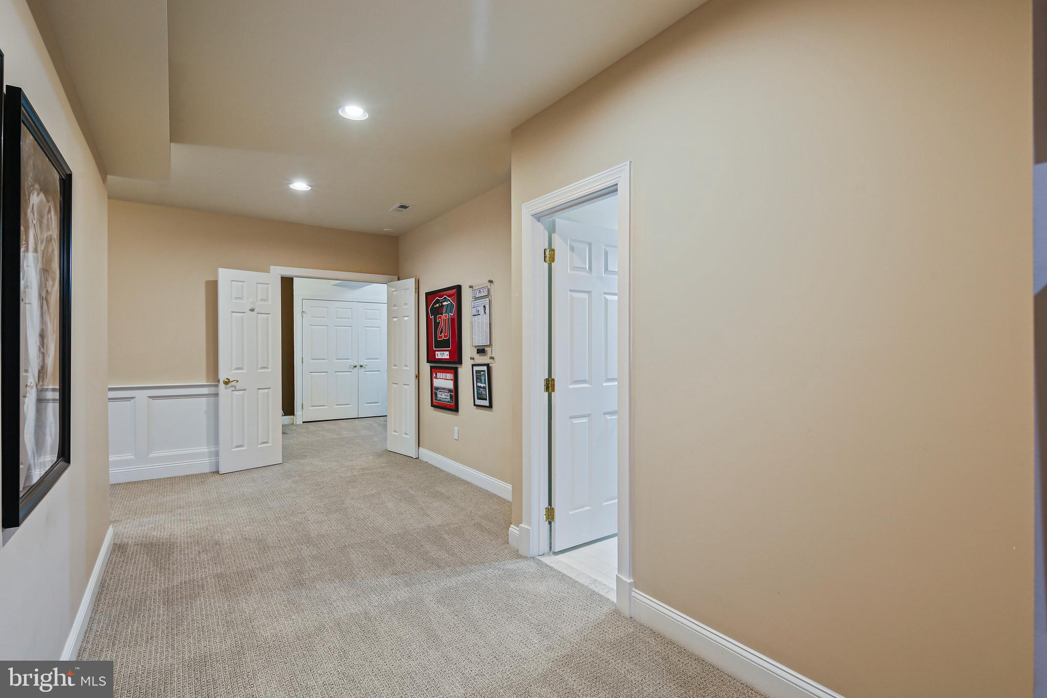 VILLAGE OF RIVER HILL - Residential