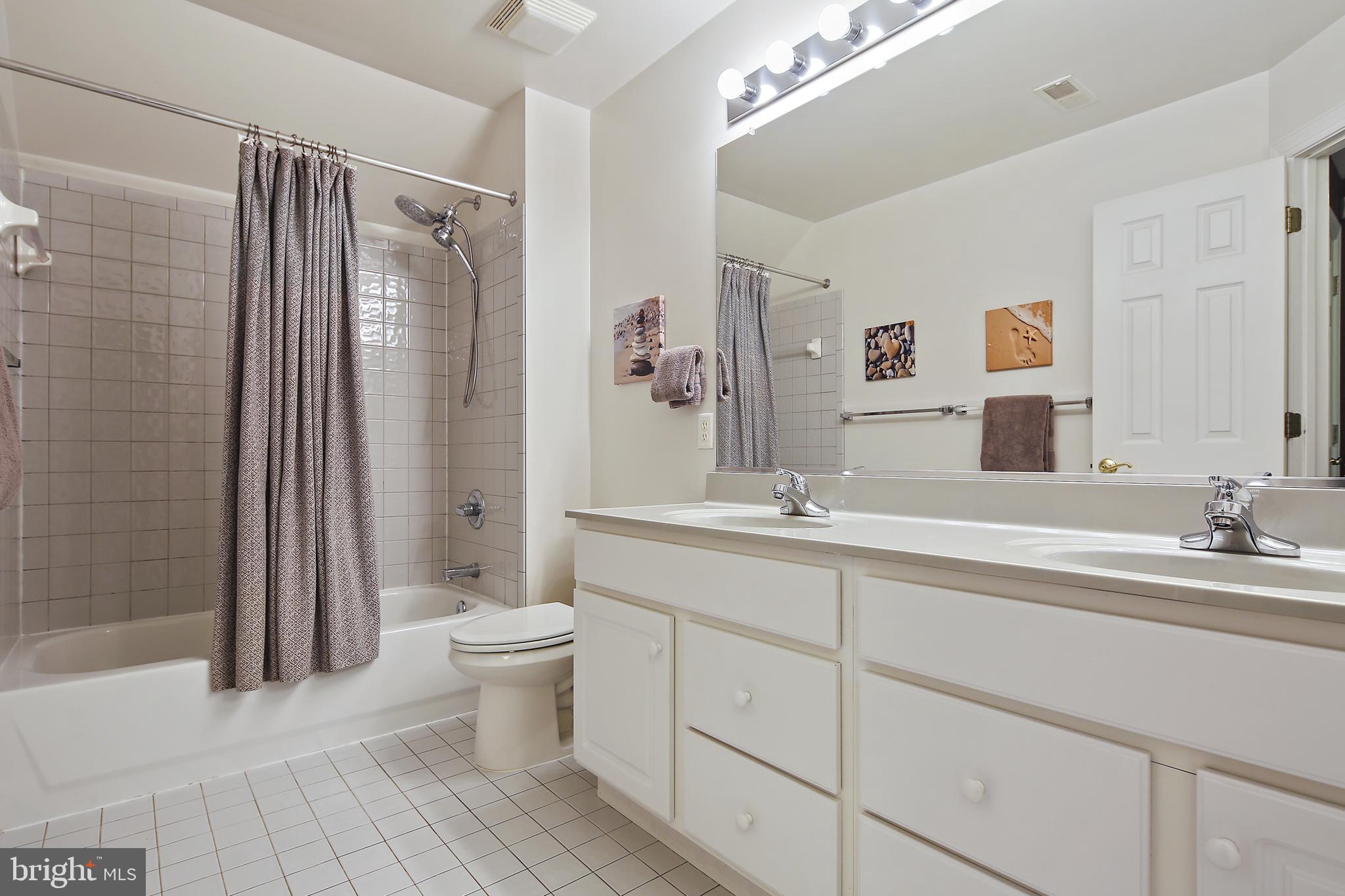 VILLAGE OF RIVER HILL - Residential