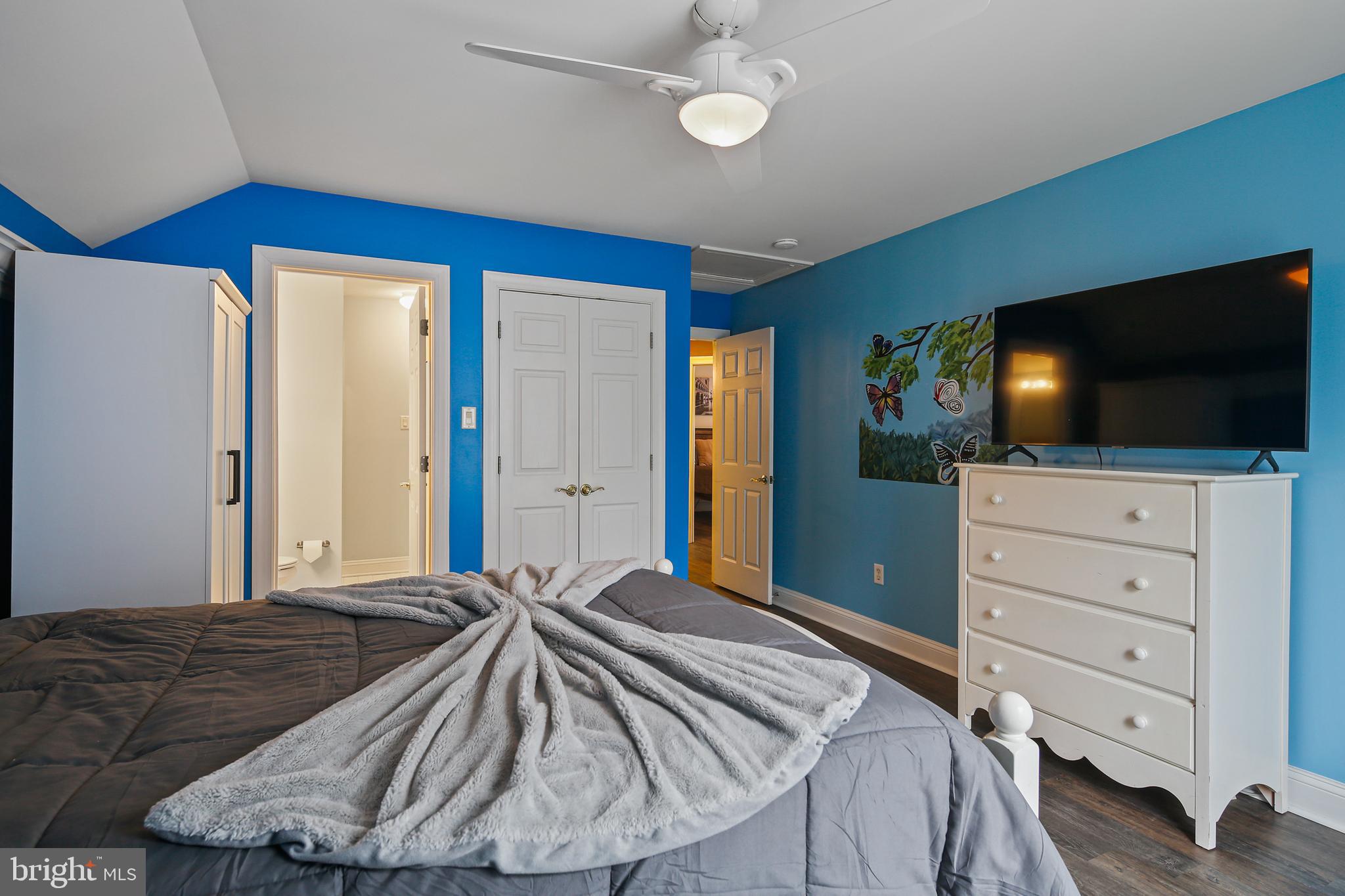 VILLAGE OF RIVER HILL - Residential