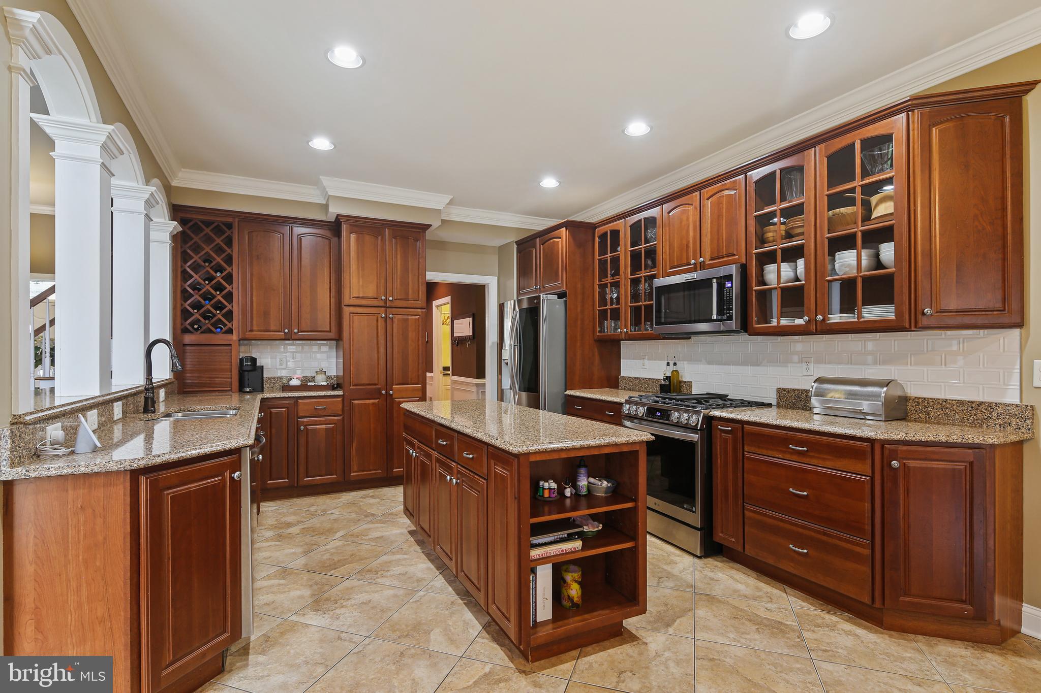 VILLAGE OF RIVER HILL - Residential