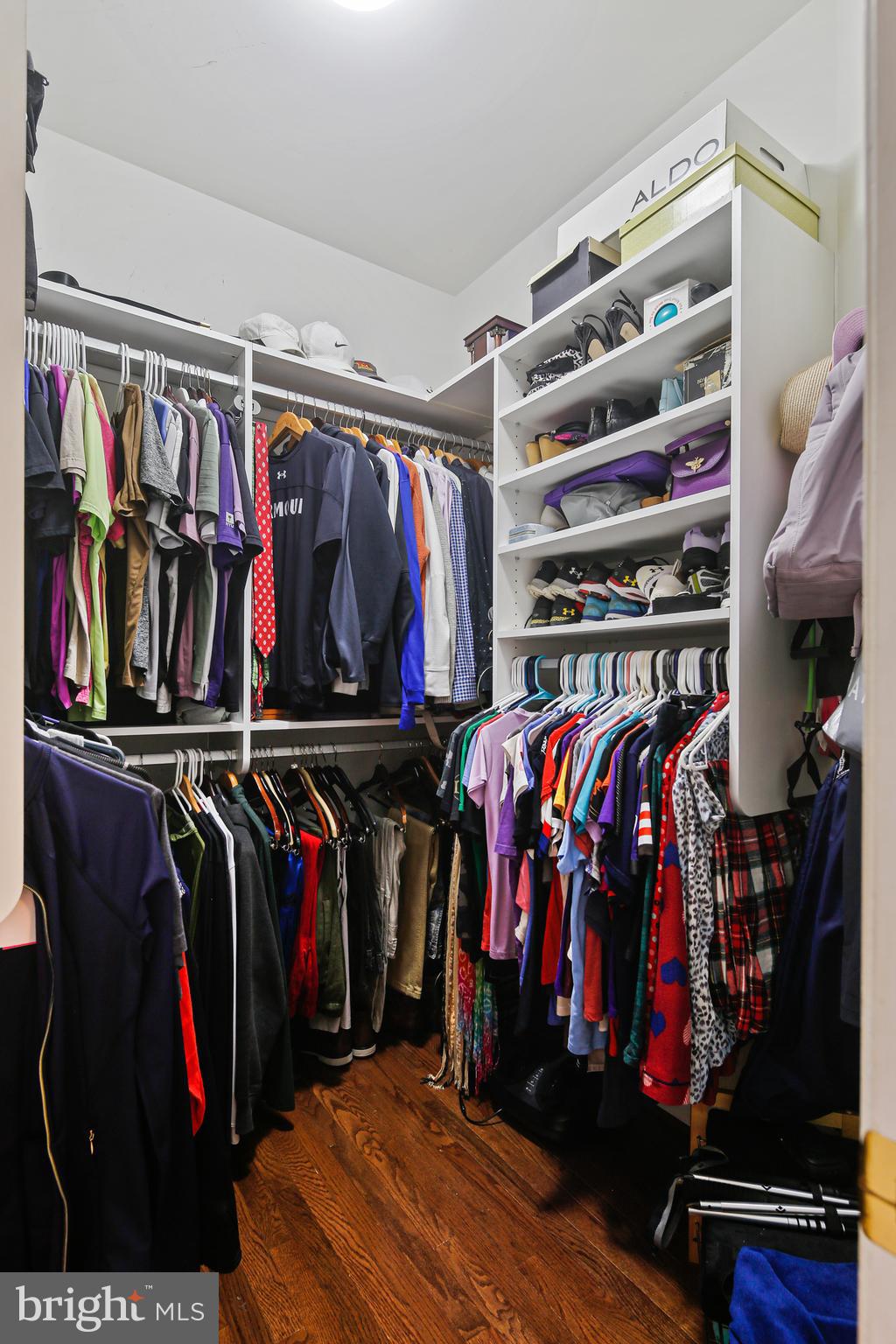 VILLAGE OF RIVER HILL - Residential