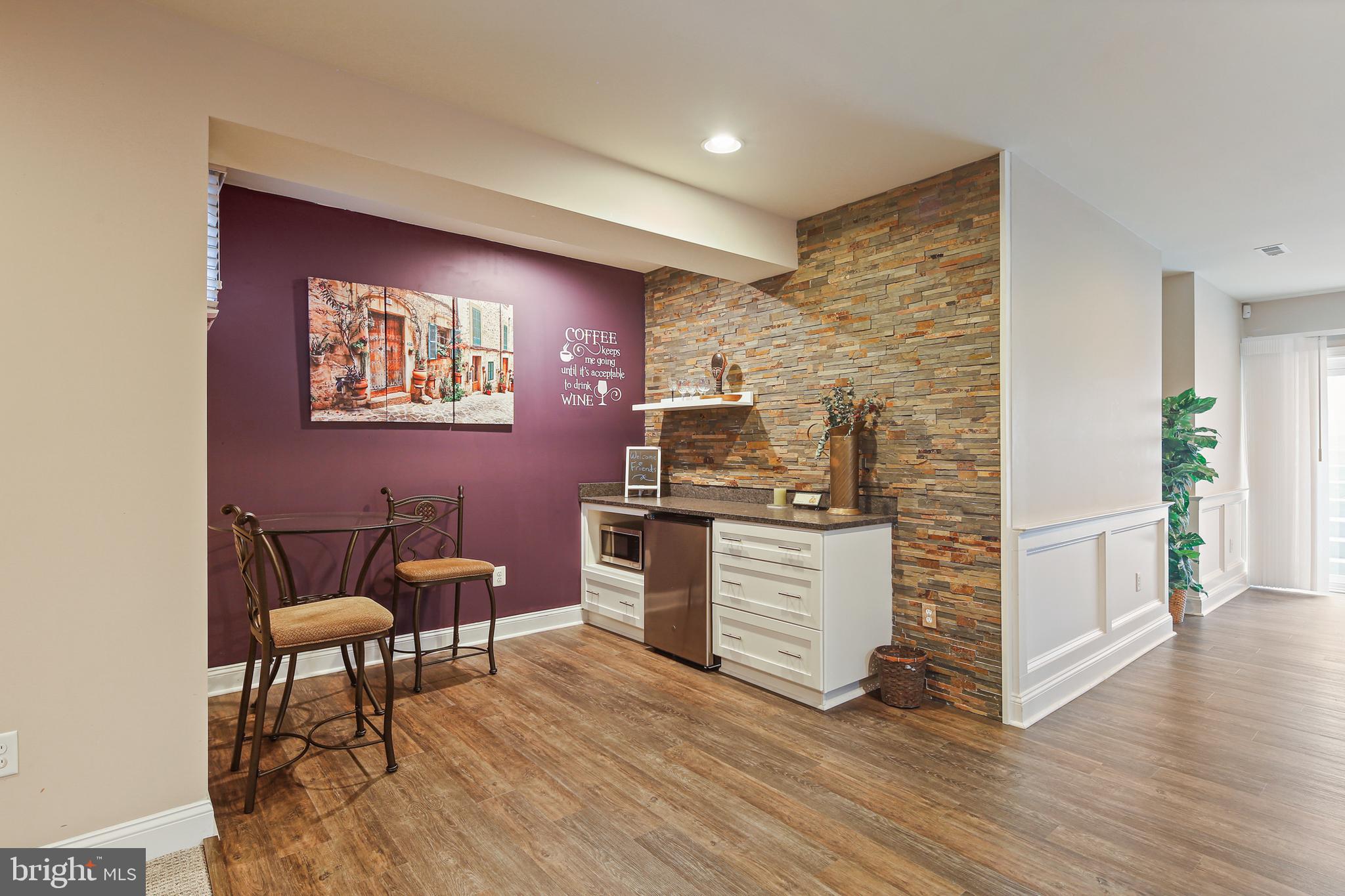 VILLAGE OF RIVER HILL - Residential