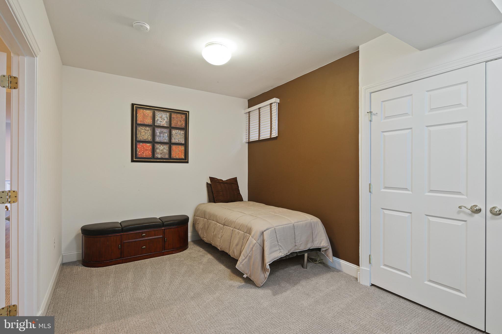 VILLAGE OF RIVER HILL - Residential