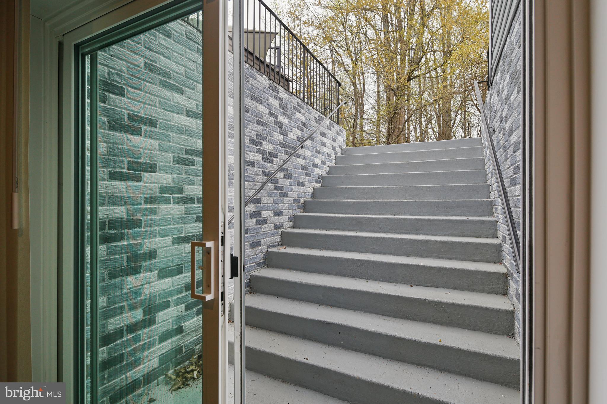 VILLAGE OF RIVER HILL - Residential