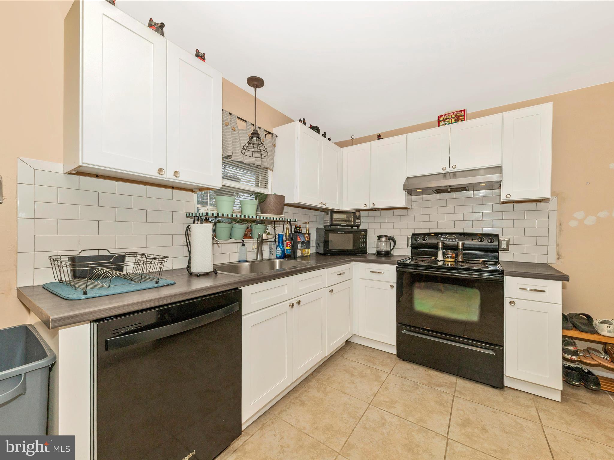 COLONIAL PARK - Residential