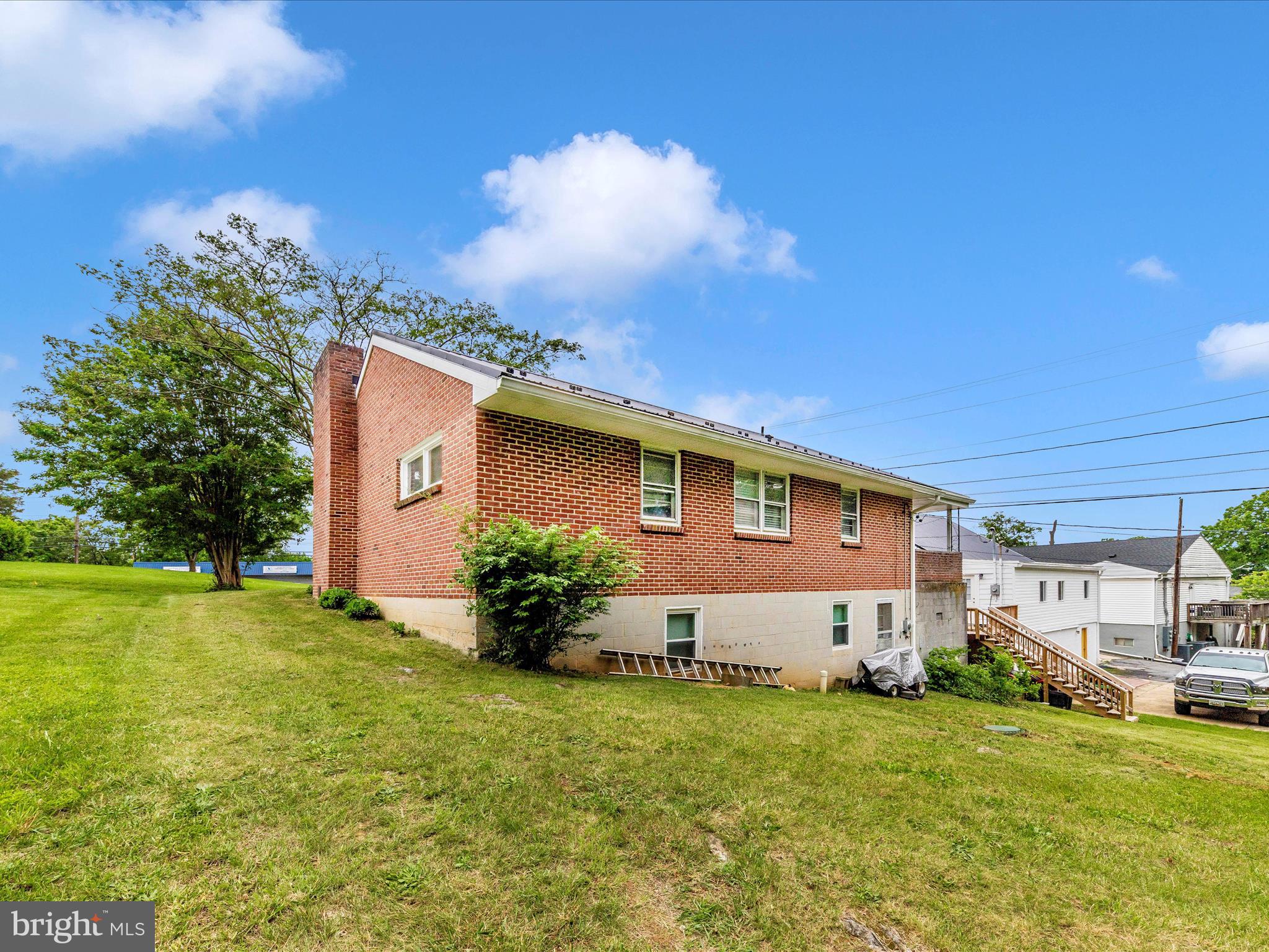 COLONIAL PARK - Residential