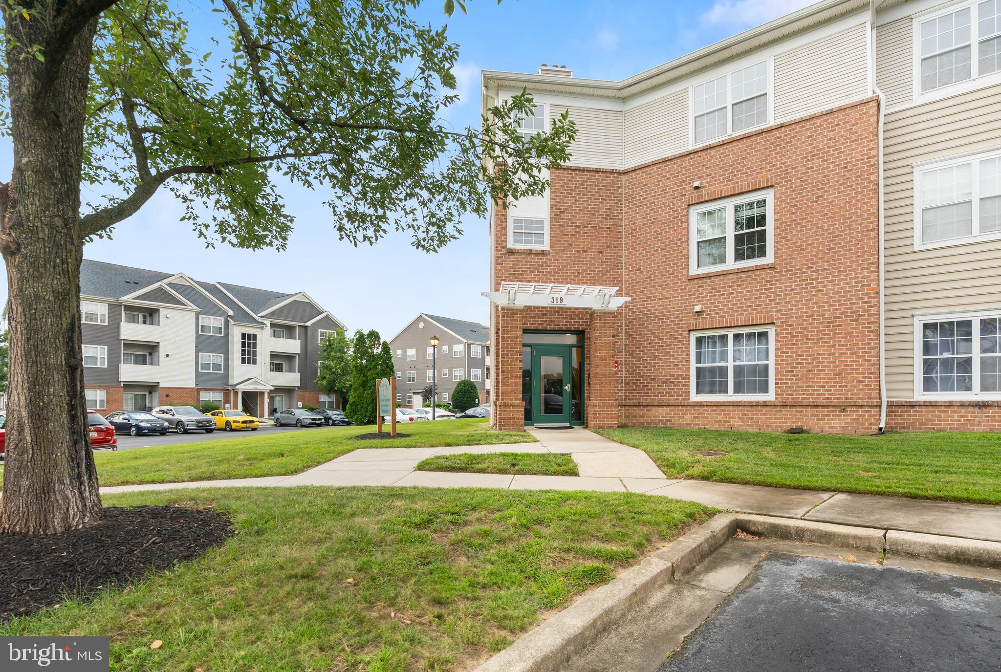 Welcome to 319 Eagles Landing Court Unit F, a beautifully maintained top-floor condo in the sought-after Seven Oaks community. This spacious 2-bedroom, 2-bath unit has been freshly painted and features brand-new carpeting in both bedrooms, offering a move-in-ready experience.
Enjoy an open-concept layout with a large living and dining area, perfect for everyday comfort and entertaining. The kitchen offers a functional design with ample cabinetry, gas cooking, and a cozy breakfast area. The generously sized bedrooms include walk-in closets, and the primary suite features a private bath for added convenience.
Additional highlights include in-unit laundry, abundant natural light, and access to community amenities such as a clubhouse, dog park, tennis courts, tot lots, and more. Conveniently located near Fort Meade, shopping, dining, and major commuter routes.