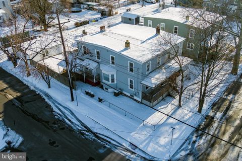 Photo of 1000 W 3rd Street W, FLORENCE, NJ 08518 (MLS # NJBL2104388)