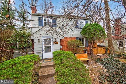 Photo of 9207 Long Branch Parkway, SILVER SPRING, MD 20901 (MLS # MDMC2220212)