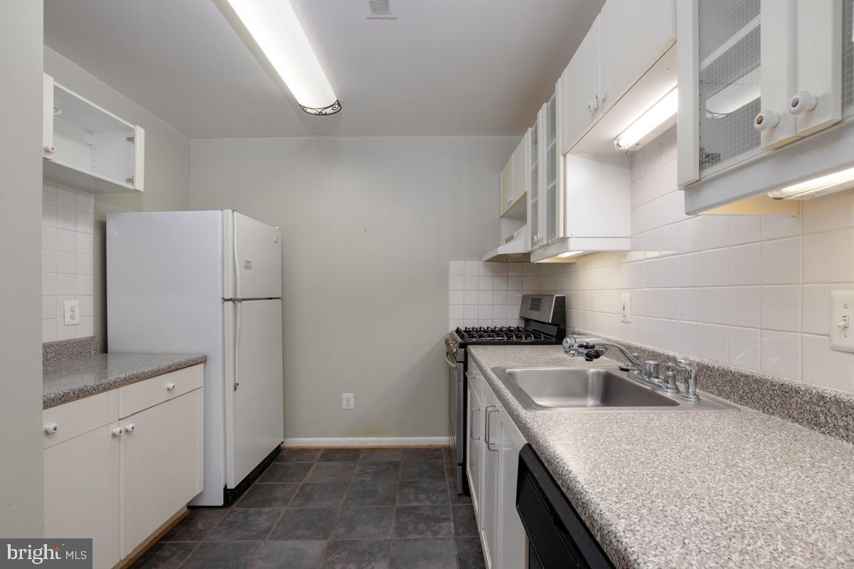 SAXONY SQUARE - Residential