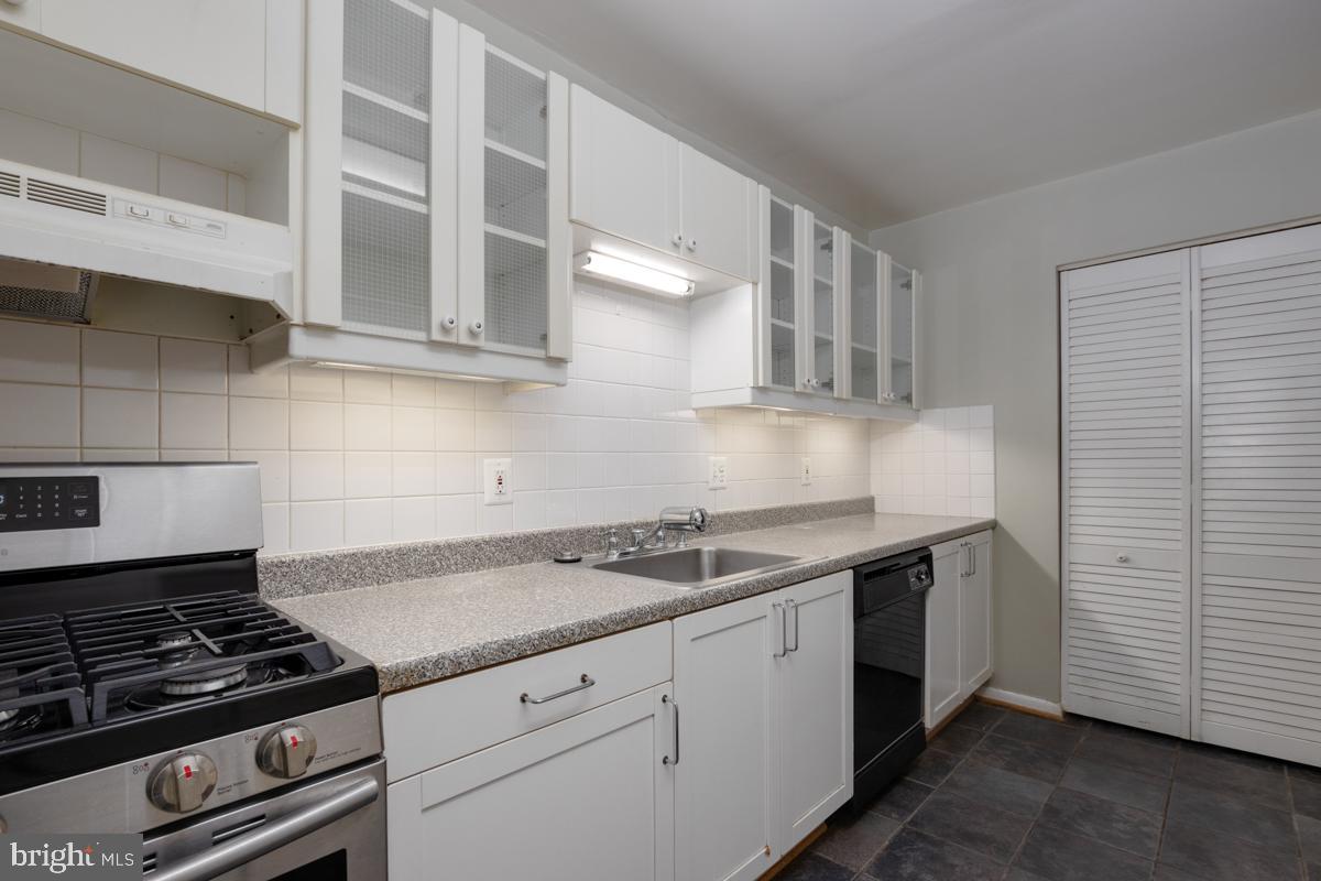 SAXONY SQUARE - Residential