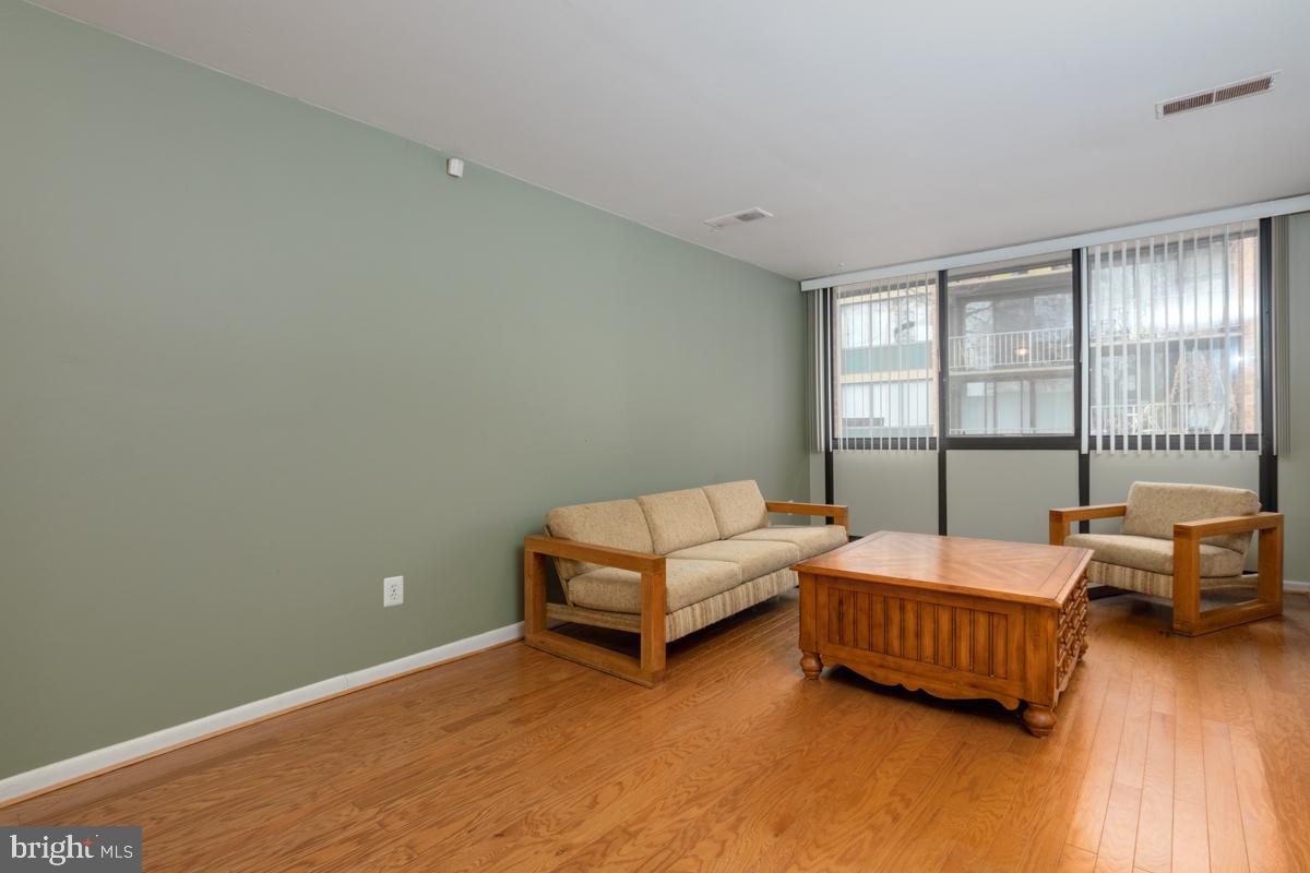 SAXONY SQUARE - Residential