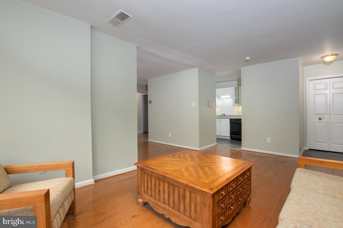 SAXONY SQUARE - Residential