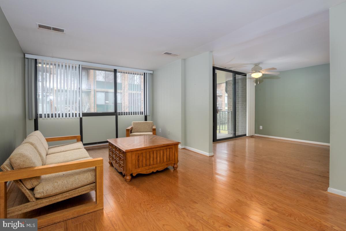 SAXONY SQUARE - Residential