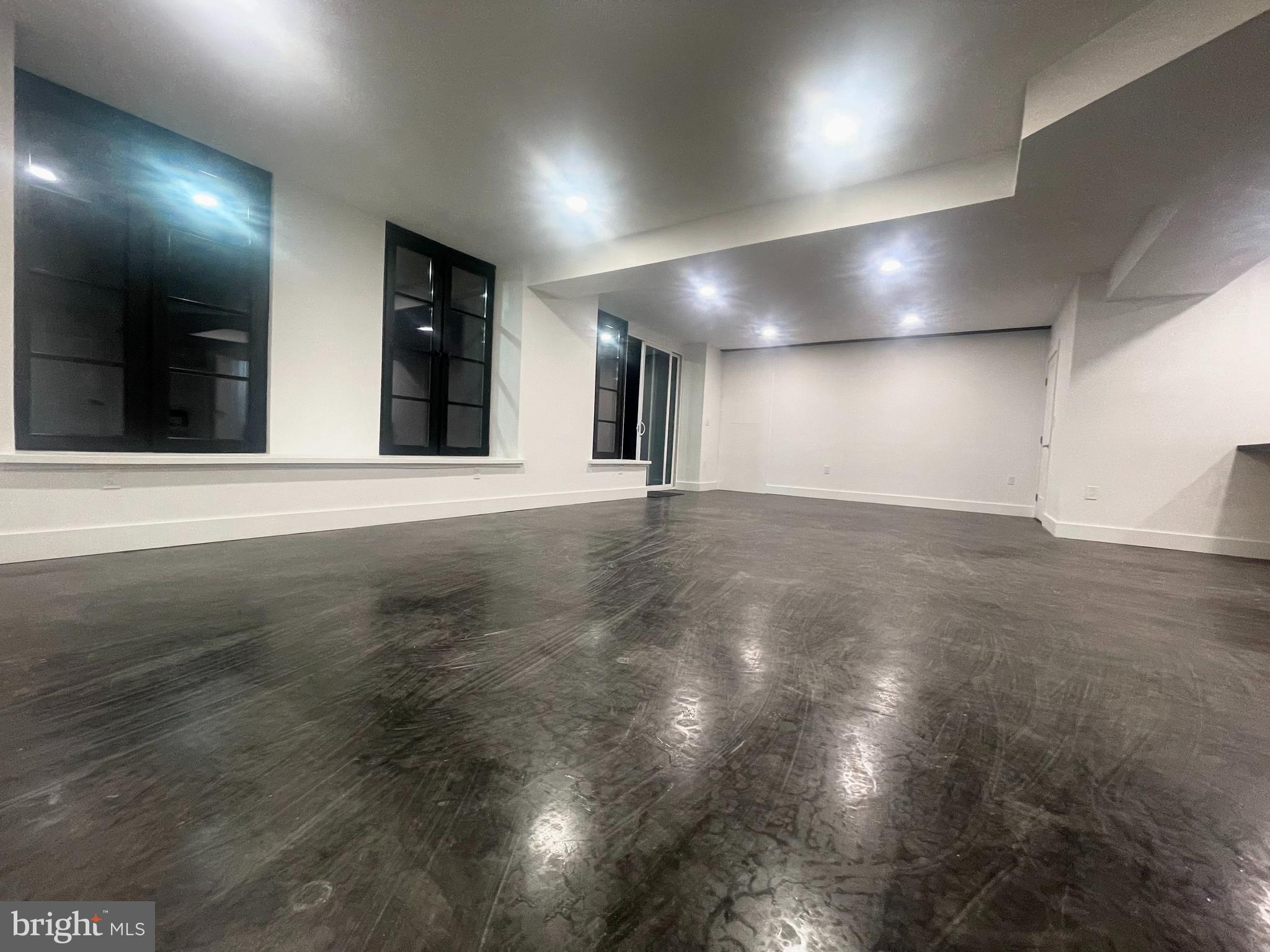 HUNTINGDON VALLEY - Residential