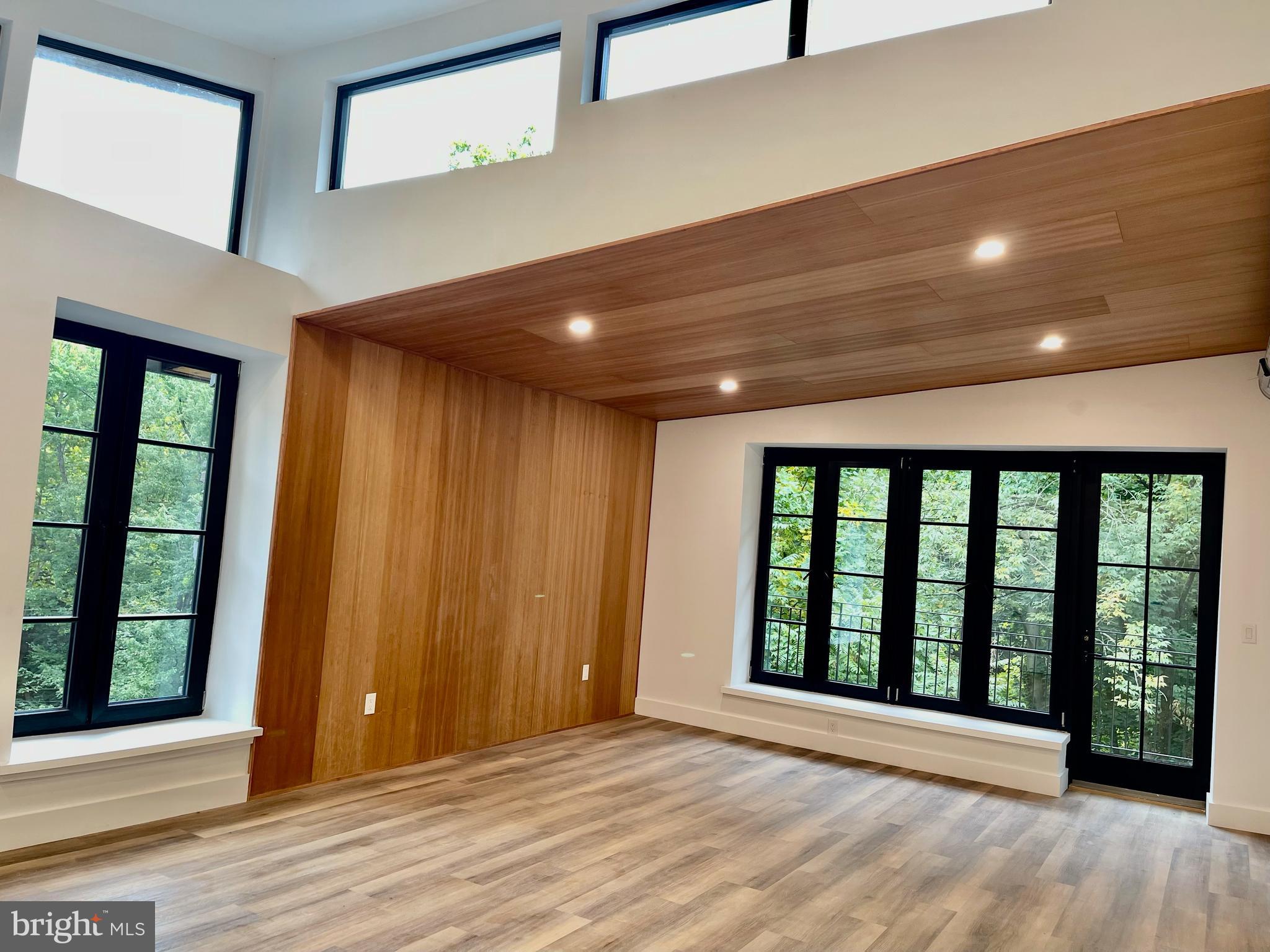 HUNTINGDON VALLEY - Residential