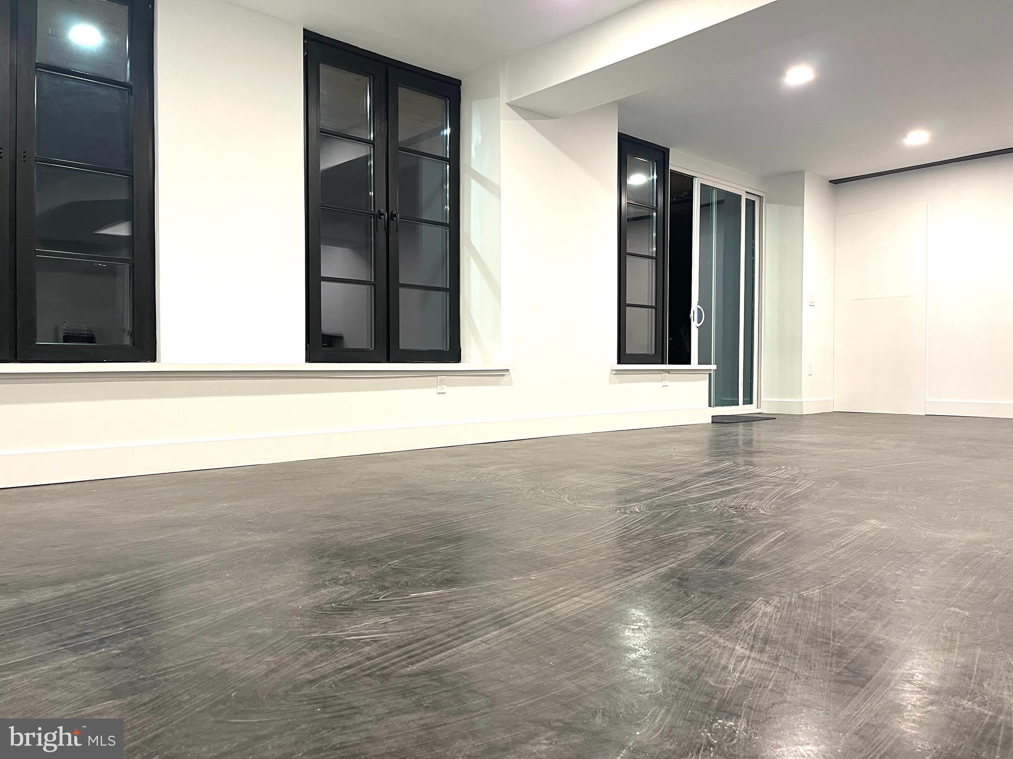 HUNTINGDON VALLEY - Residential