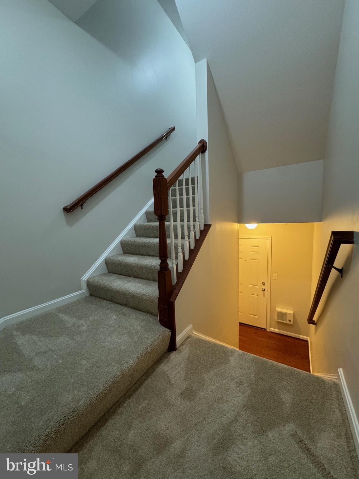 RESIDENCES AT DULLES PRK - Residential Lease