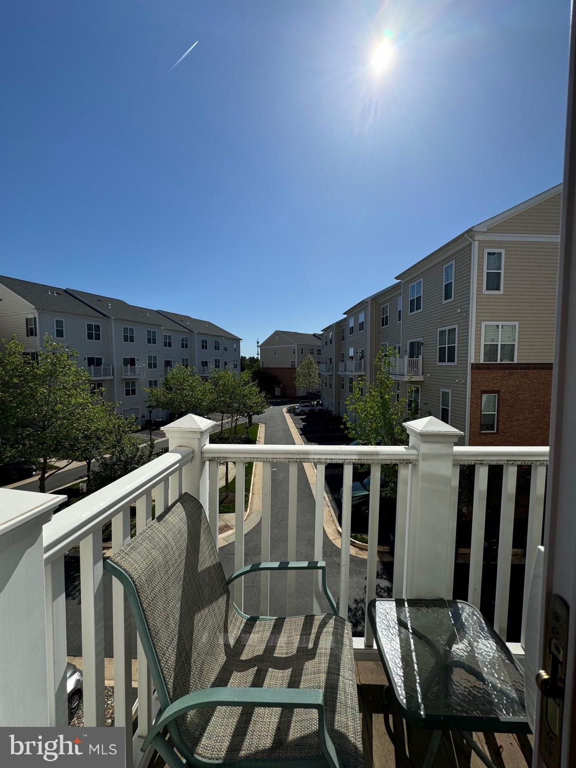 RESIDENCES AT DULLES PRK - Residential Lease