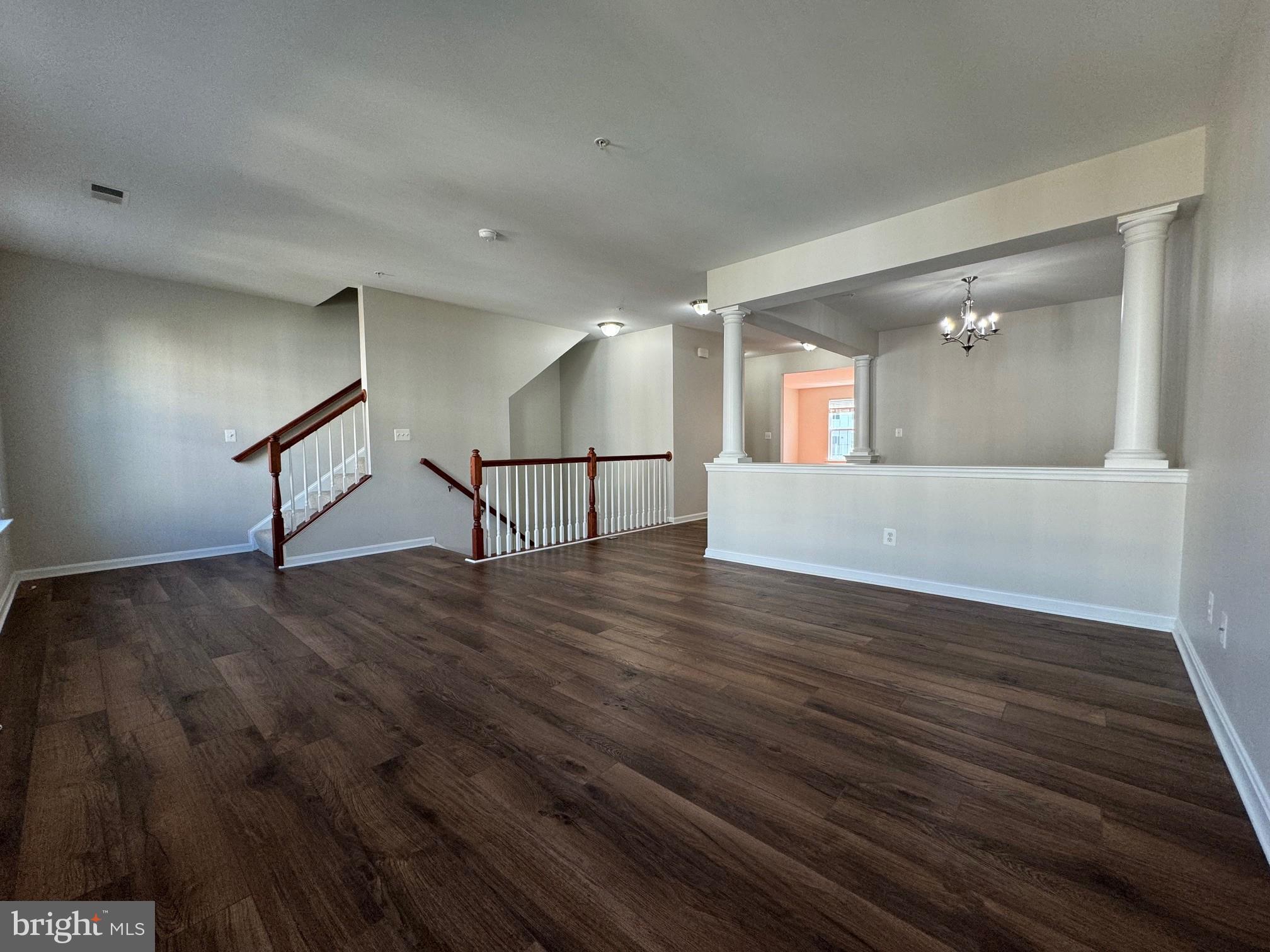 RESIDENCES AT DULLES PRK - Residential Lease